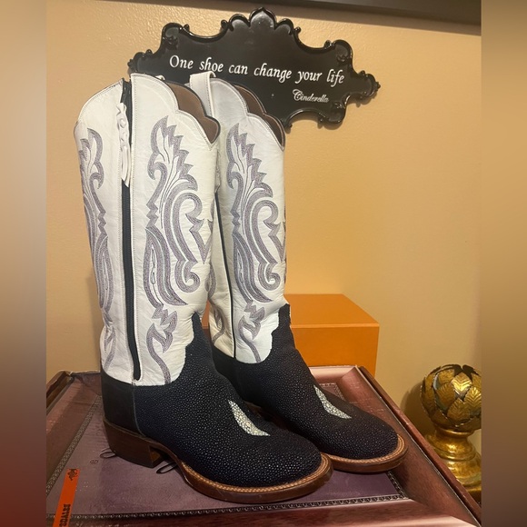 LUCCHESE 1883 Exotic Stingray Blue And White COWBOY BOOTS w/ Box - Size 6B - Picture 1 of 12